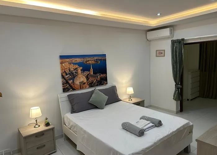 Mida 3-bedrooms Penthouse With Sea View Sliema