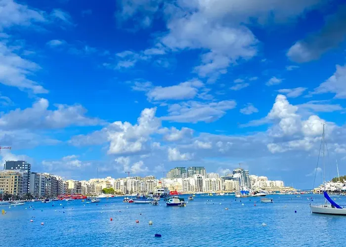 Mida 3-bedrooms Penthouse With Sea View Sliema